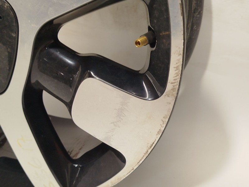 Recambio de llanta para citroën c3 iii (sx) 1.2 vti 82 referencia OEM IAM 9800494077 98004940ZR 