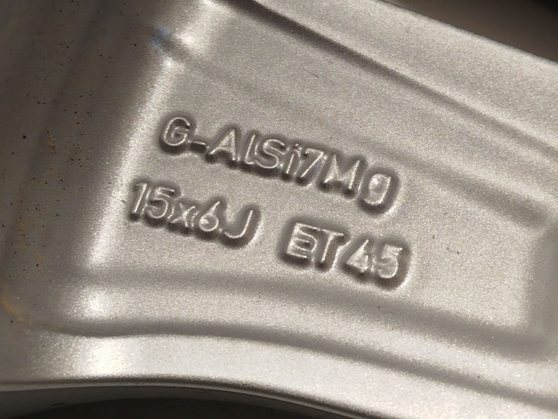 Recambio de llanta para toyota yaris (_p21_, _pa1_, _ph1_) 1.5 (mxpa11) referencia OEM IAM 42611K0030  