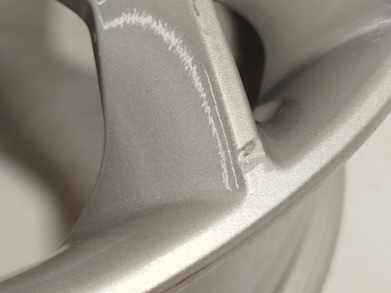 Recambio de llanta para ssangyong tivoli 1.2 referencia OEM IAM 4173035120  