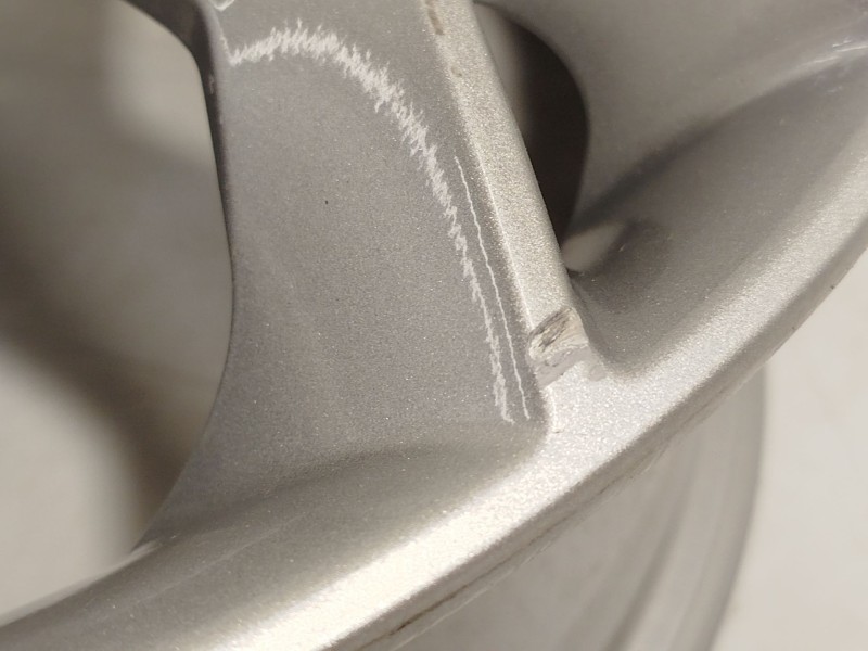 Recambio de llanta para ssangyong tivoli 1.2 referencia OEM IAM 4173035120  