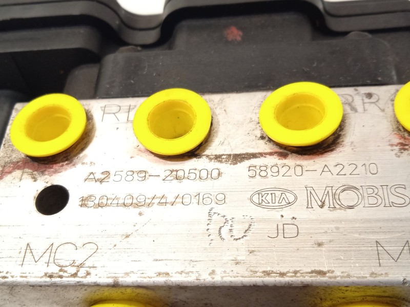 Recambio de abs para kia pro_cee´d ( ) drive referencia OEM IAM 58920A2210 6158945200 A258920500