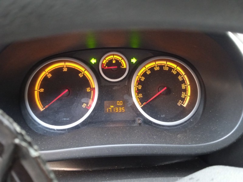 opel corsa d (s07) del año 2008