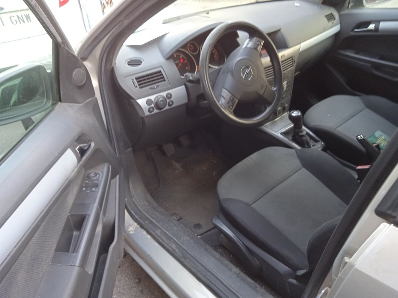 opel astra h (a04) del año 2005