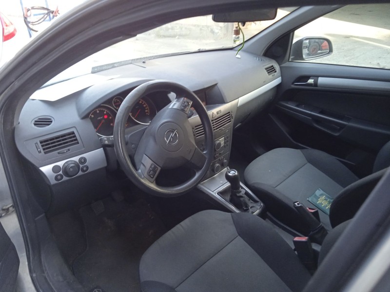 opel astra h (a04) del año 2005