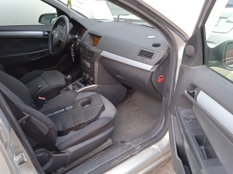 opel astra h (a04) del año 2005