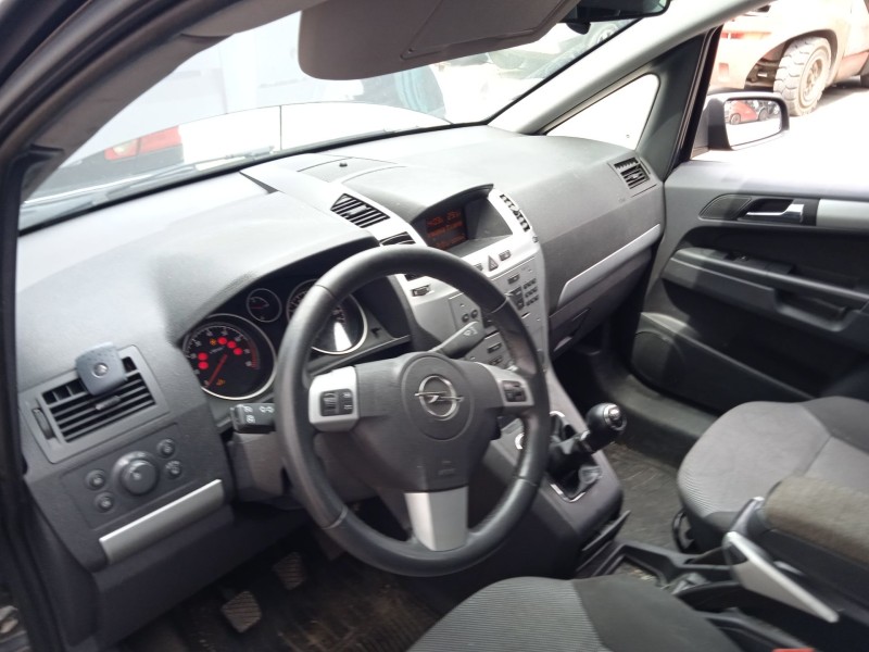 opel zafira / zafira family b (a05) del año 2009