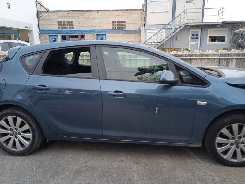 opel astra j (p10) del año 2012