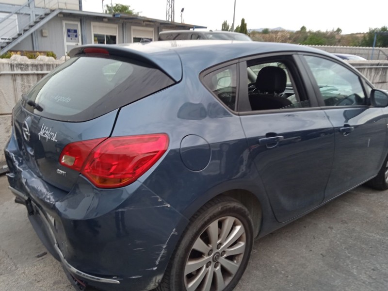 opel astra j (p10) del año 2012