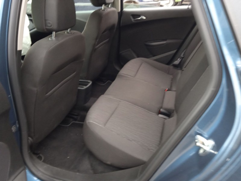 opel astra j (p10) del año 2012