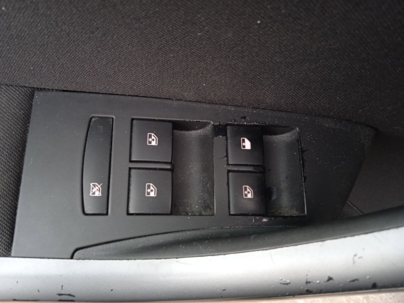 opel astra j (p10) del año 2012