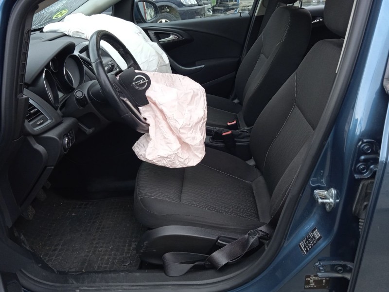 opel astra j (p10) del año 2012