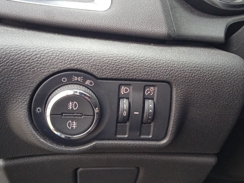 opel astra j (p10) del año 2012