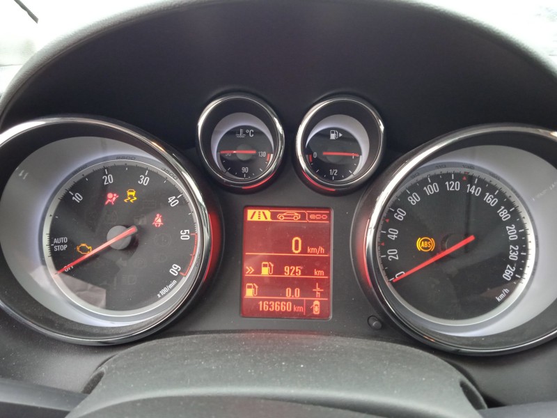 opel astra j (p10) del año 2012