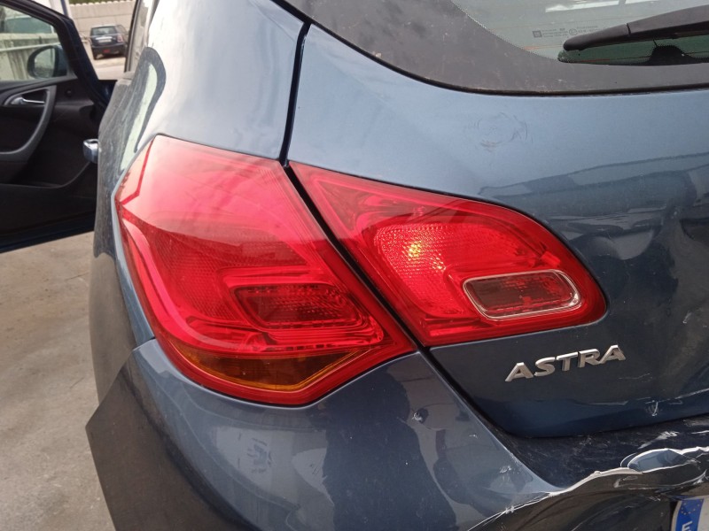 opel astra j (p10) del año 2012