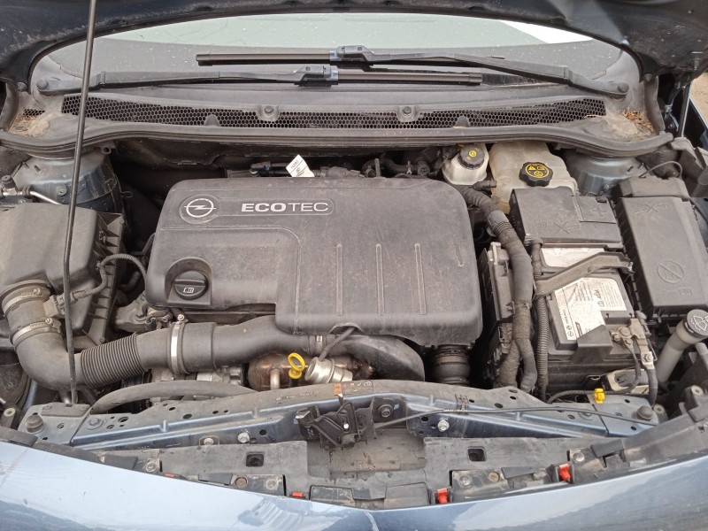 opel astra j (p10) del año 2012