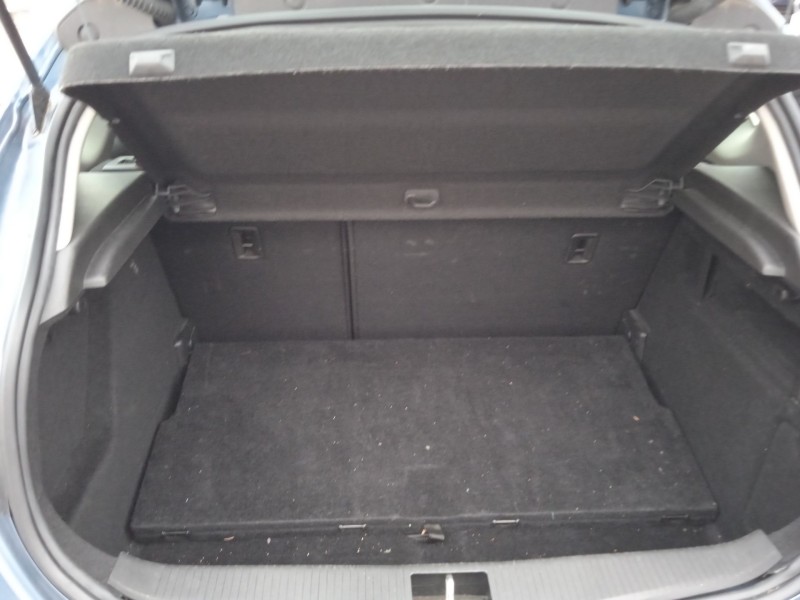 opel astra j (p10) del año 2012