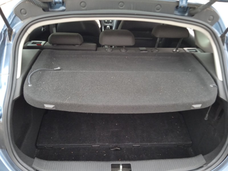 opel astra j (p10) del año 2012