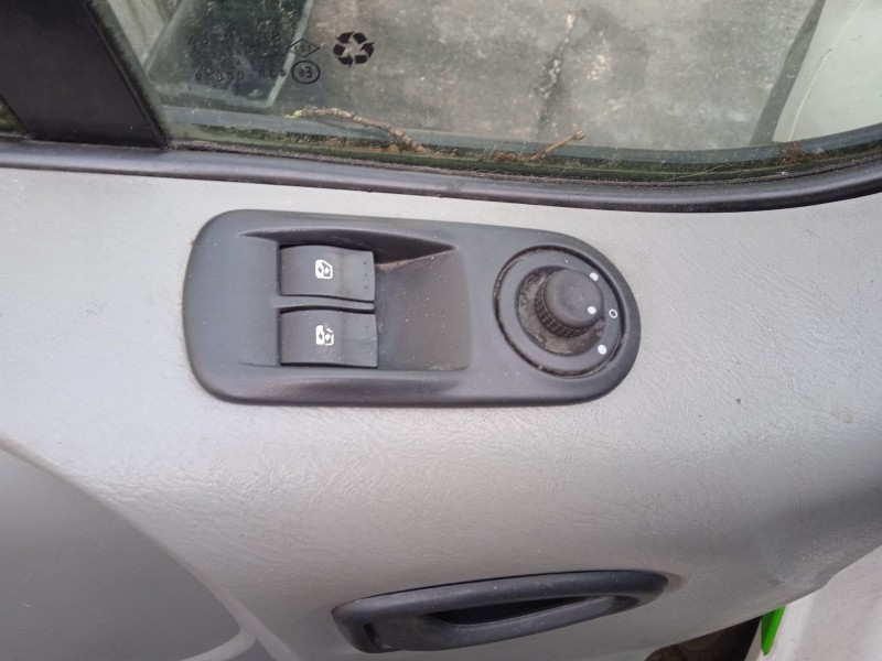 nissan primastar autobús (x83) del año 2008