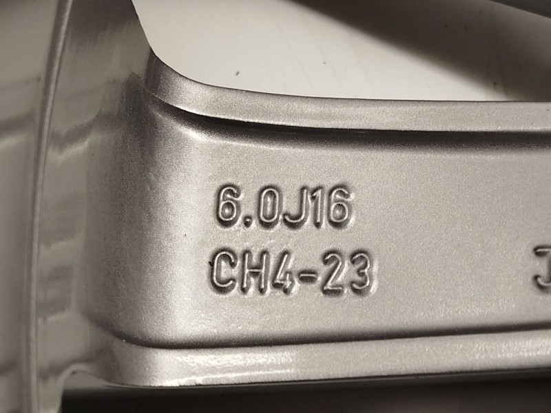 Recambio de llanta para peugeot 208 i (ca_, cc_) 1.2 vti 82 referencia OEM IAM 9808137577 98081375VX 