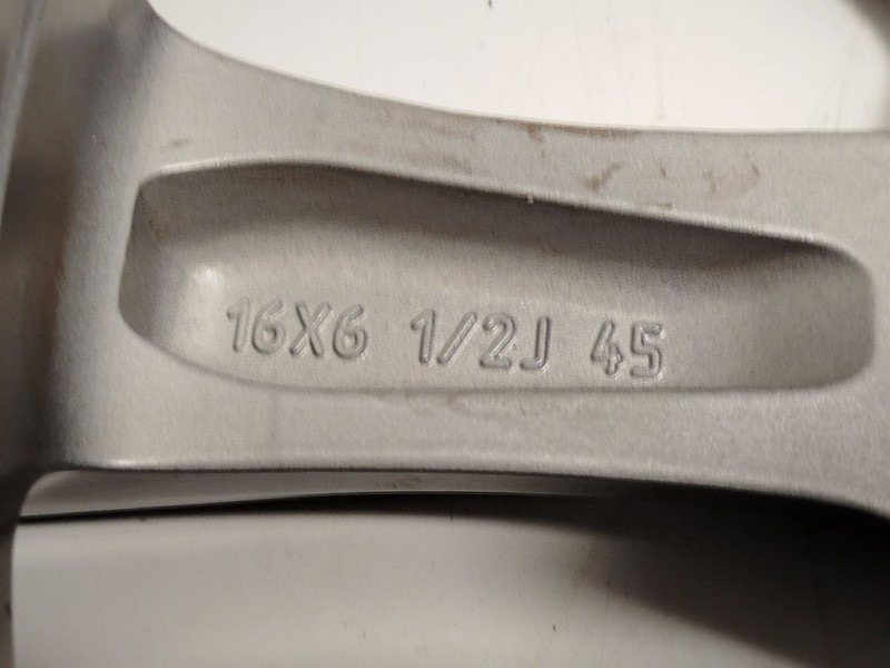 Recambio de llanta para mazda 3 hatchback (bp) 2.0 skyactiv-g m hybrid referencia OEM IAM 9965J26560  