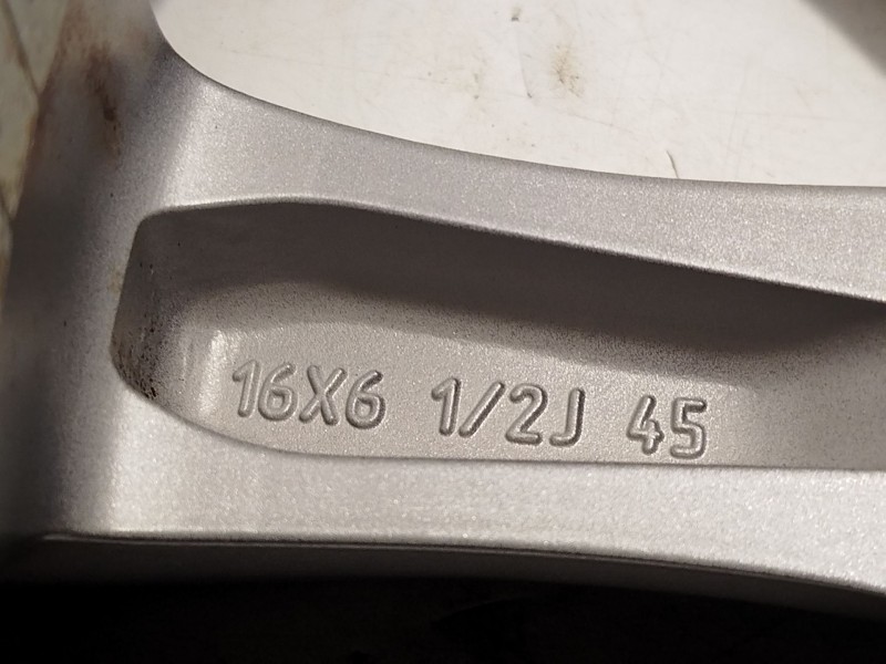 Recambio de llanta para mazda 3 hatchback (bp) 2.0 skyactiv-g m hybrid referencia OEM IAM 9965J26560  