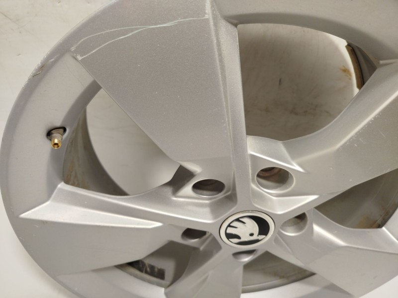 Recambio de llanta para skoda yeti (5l) 1.4 tsi referencia OEM IAM 5L0601025G 5L0601025G8Z8 