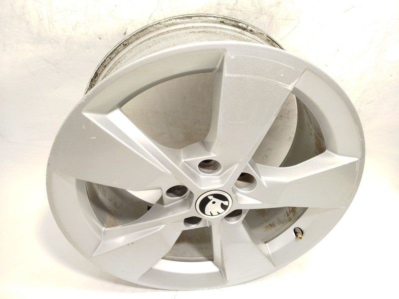 Recambio de llanta para skoda yeti (5l) 1.4 tsi referencia OEM IAM 5L0601025G 5L0601025G8Z8 