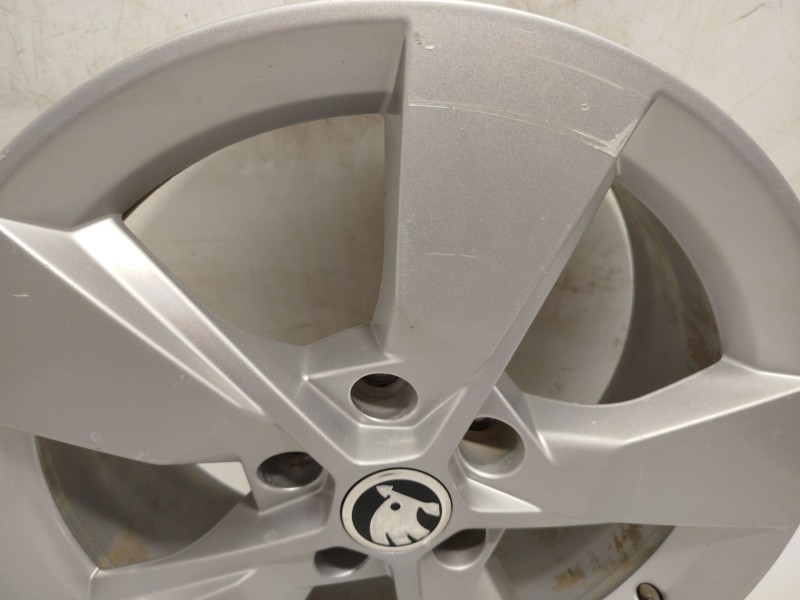 Recambio de llanta para skoda yeti (5l) 1.4 tsi referencia OEM IAM 5L0601025G 5L0601025G8Z8 