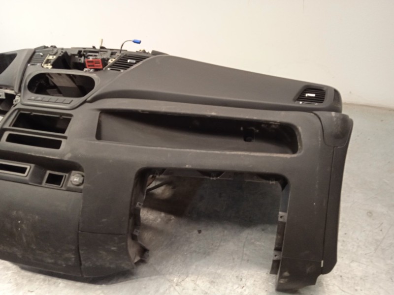 Recambio de salpicadero para iveco daily vi furgoneta 33s16, 35s16, 35c16, 40c16, 50c16 referencia OEM IAM 5802518566  