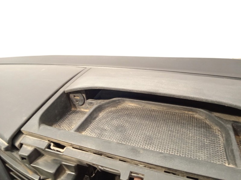 Recambio de salpicadero para iveco daily vi furgoneta 33s16, 35s16, 35c16, 40c16, 50c16 referencia OEM IAM 5802518566  