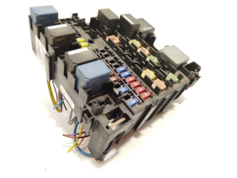 Recambio de caja reles / fusibles para ford fiesta vi (cb1, ccn) 1.25 referencia OEM IAM 8V5T14K012AMF  