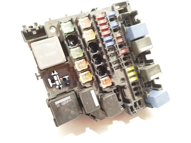 Recambio de caja reles / fusibles para ford fiesta vi (cb1, ccn) 1.25 referencia OEM IAM 8V5T14K012AMF  