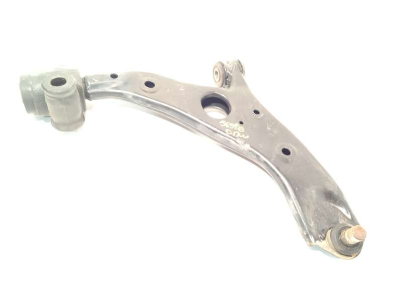 BRAZO SUSPENSION INFERIOR DELANTERO DERECHO KB8W34300D 
