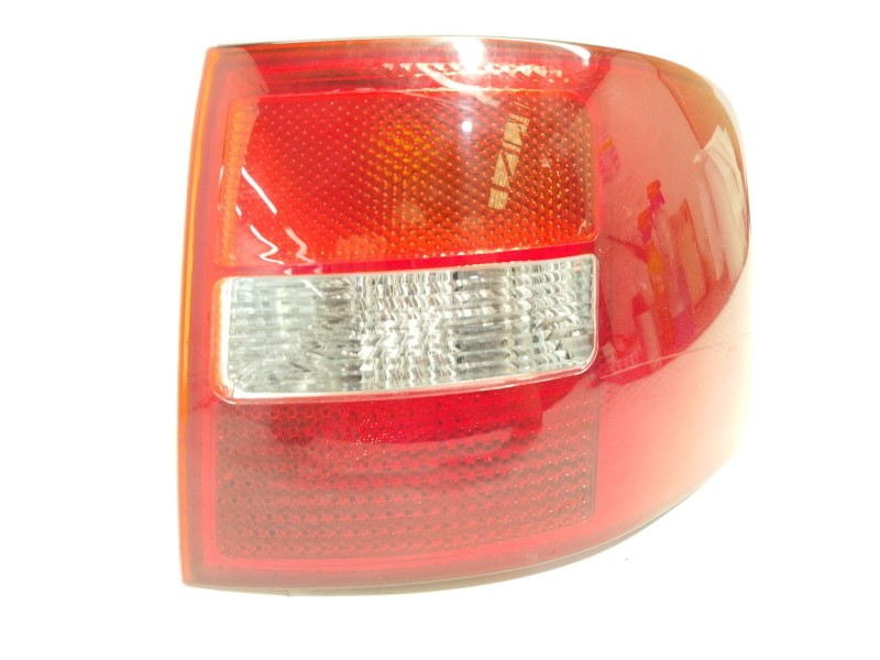 Recambio de piloto trasero derecho para audi allroad c5 (4bh) 2.5 tdi quattro referencia OEM IAM 4B9945096F  