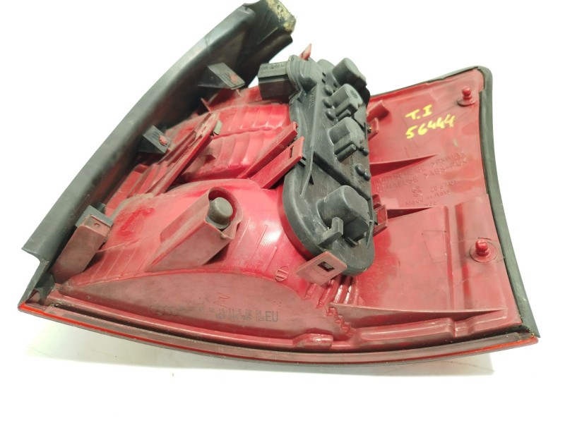 Recambio de piloto trasero izquierdo para audi a4 b6 (8e2) 1.9 tdi referencia OEM IAM 8E9945095  