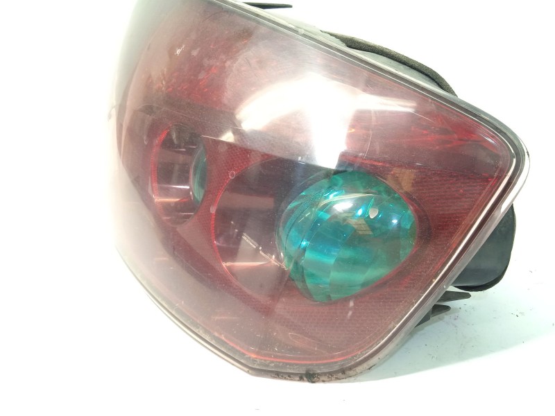 Recambio de piloto trasero derecho para peugeot 407 (6d_) 1.6 hdi 110 (6d9hzc, 6d9hyc) referencia OEM IAM 6351GC  