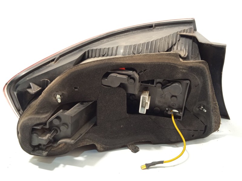 Recambio de piloto trasero derecho para peugeot 407 (6d_) 1.6 hdi 110 (6d9hzc, 6d9hyc) referencia OEM IAM 6351GC  