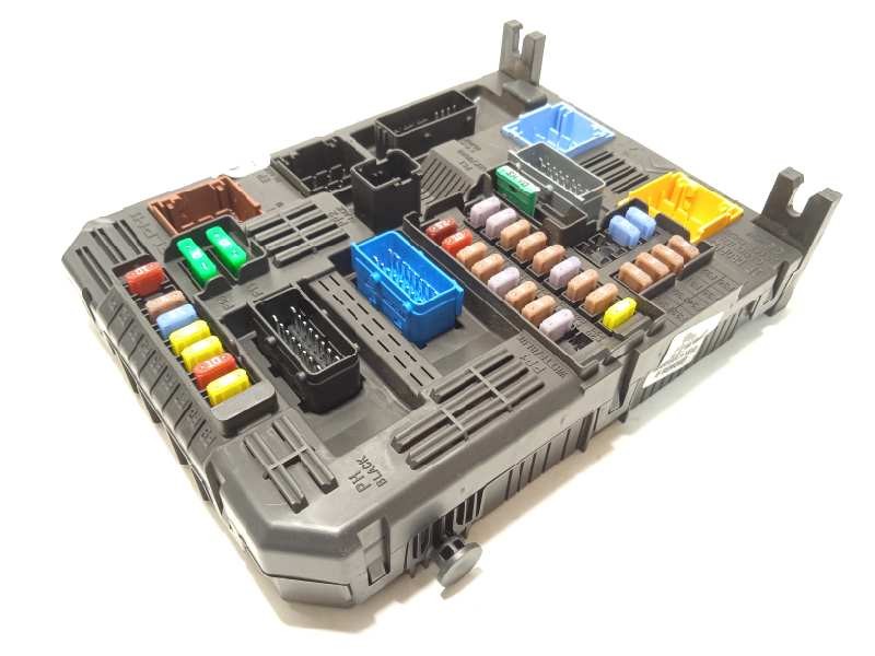 CAJA RELES / FUSIBLES 9819851380 28550133 1663368880