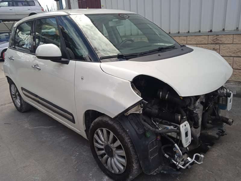 FIAT 500 L (330)
