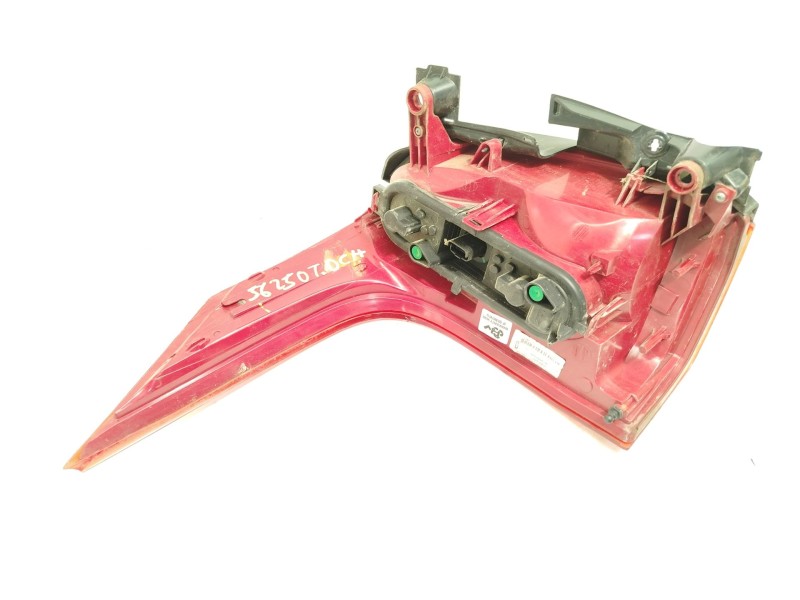 Recambio de piloto trasero derecho para peugeot 5008 (0u_, 0e_) 1.6 hdi referencia OEM IAM 9672666680 6351KH 