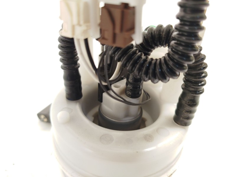 Recambio de bomba combustible para renault clio iv (bh_) 0.9 tce 90 referencia OEM IAM 170114543R  