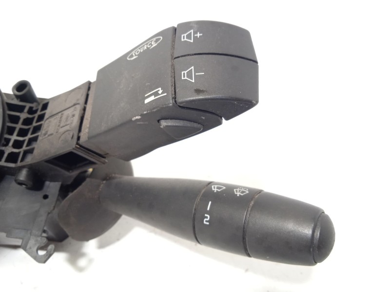 Recambio de mando intermitentes para renault trafic ii autobús (jl) 2.5 dci 145 (jl0j) referencia OEM IAM 8200490947  