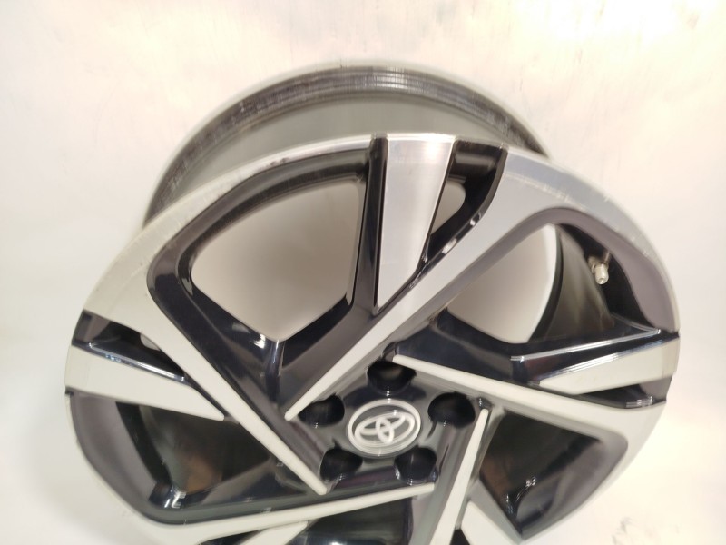 Recambio de llanta para toyota c-hr (_x1_) 2.0 hybrid (maxh10) referencia OEM IAM 42611YP360  