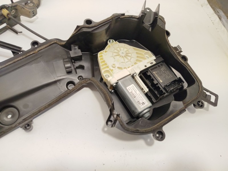 Recambio de elevalunas delantero derecho para seat leon (1p1) 1.9 tdi referencia OEM IAM 1P0837402J  