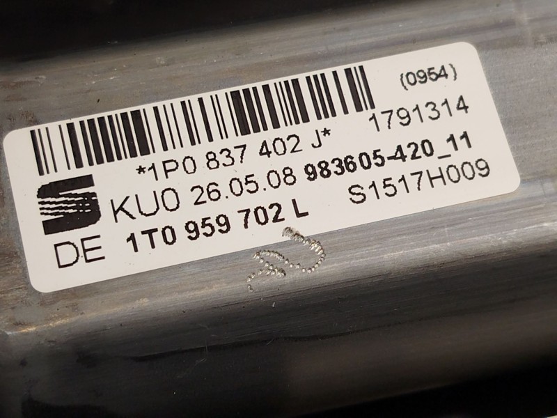 Recambio de elevalunas delantero derecho para seat leon (1p1) 1.9 tdi referencia OEM IAM 1P0837402J  