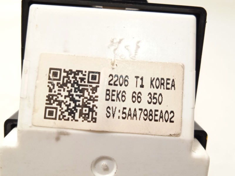 Recambio de mando elevalunas delantero izquierdo para mazda 3 (bl) 1.6 mzr cd (bl14) referencia OEM IAM BEK666350  