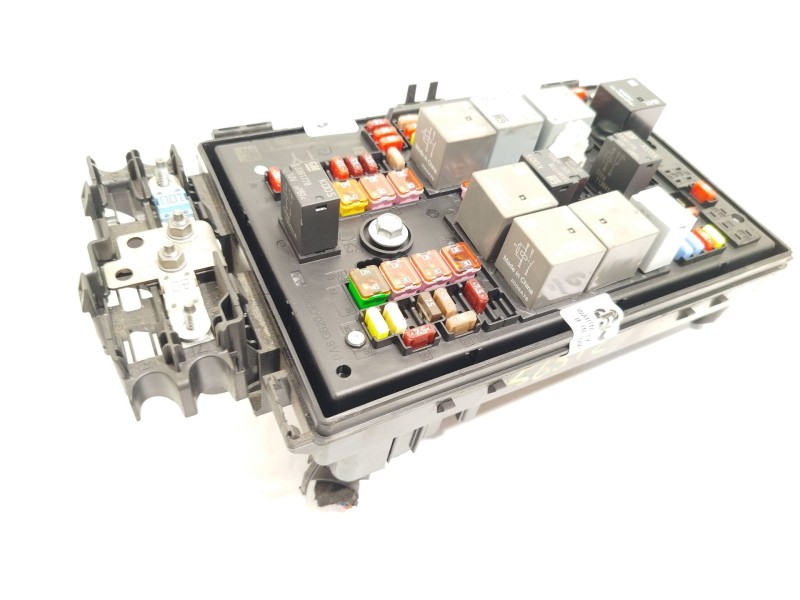 Recambio de caja reles / fusibles para opel astra j (p10) 1.7 cdti (68) referencia OEM IAM 13368641  