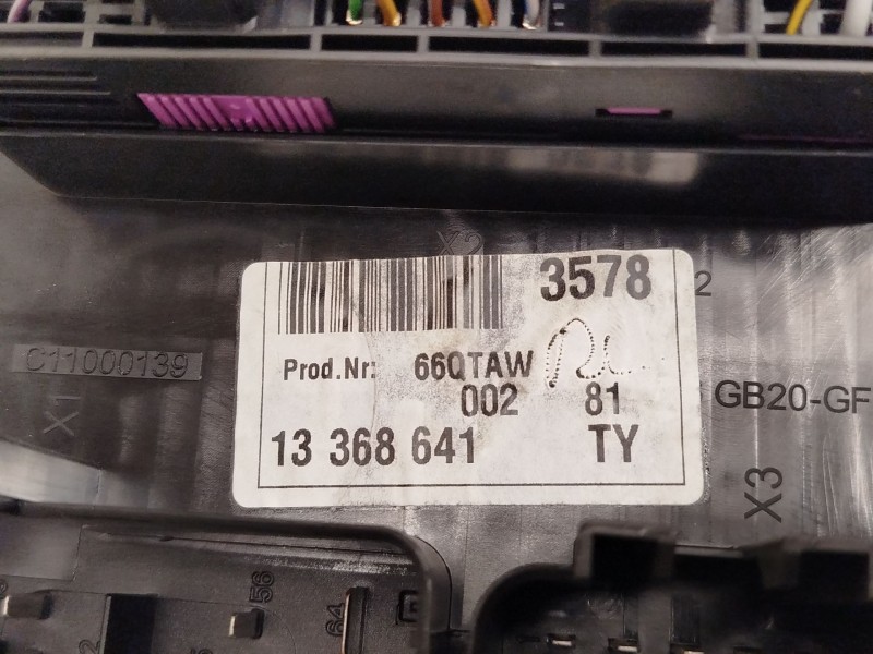 Recambio de caja reles / fusibles para opel astra j (p10) 1.7 cdti (68) referencia OEM IAM 13368641  