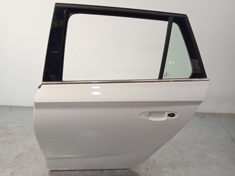 Recambio de puerta trasera izquierda para skoda kamiq (nw4) 1.0 tsi referencia OEM IAM 658833051B  