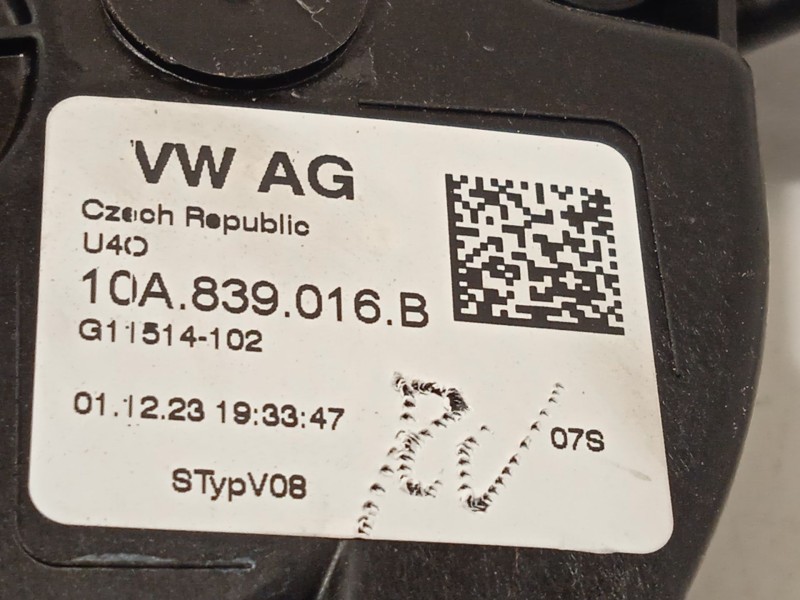 Recambio de cerradura puerta trasera derecha para skoda kamiq (nw4) 1.0 tsi referencia OEM IAM 10A839016B  